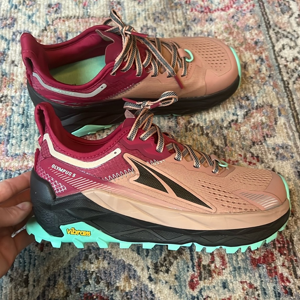 NWT Altra Women’s Olympus 5 Trail Running/Hiking Shows size 5.5.